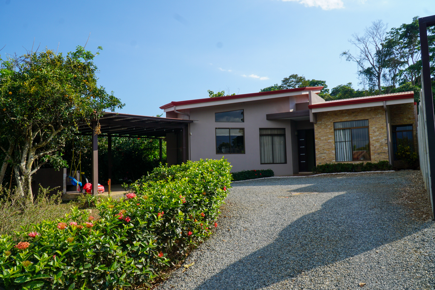 Pedregoso De Perez Zeledon Single Story 3 Br House - Costa Rica Mls