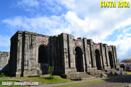 Ujarrás contains the ruins of one of the oldest churches in Costa Rica, Iglesia de Nuestra Señora de la Limpia Concepción