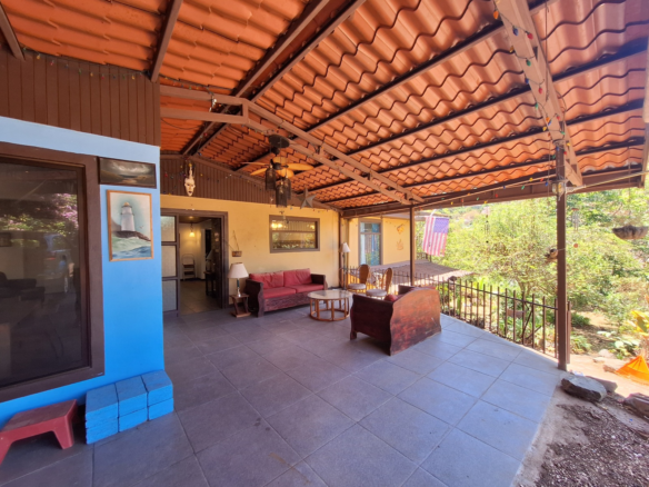 Spacious 3 BR Atenas Charm in Authentic Local Neighborhood